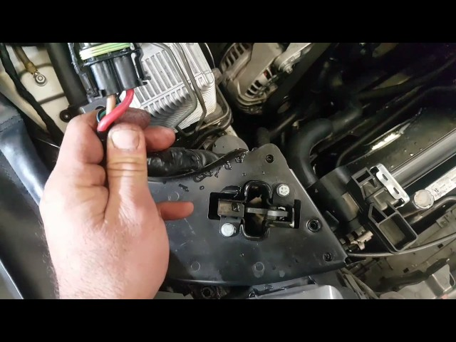 Radiator fan keeps running when car is off