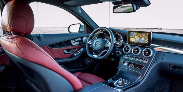 Mercedes C300 interior 