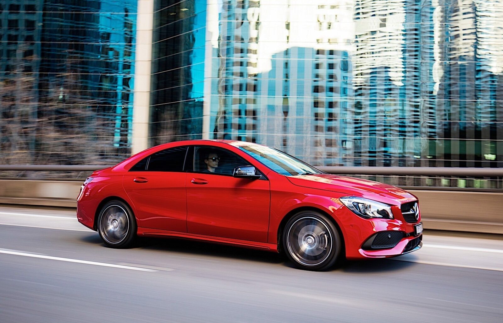 W117 Mercedes CLA : Sporty Elegance