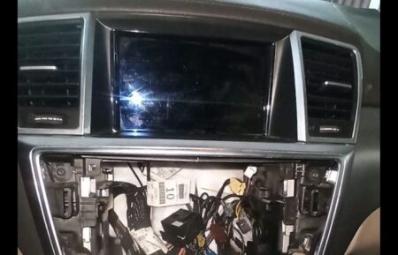 Car Infotainment Screen Not Working
