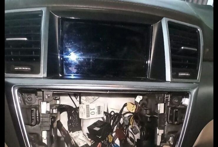 Car Infotainment Screen Not Working