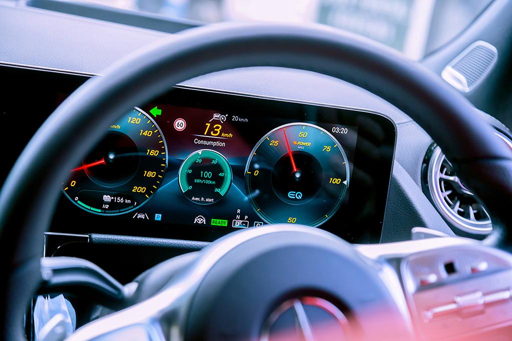 Mercedes EQA