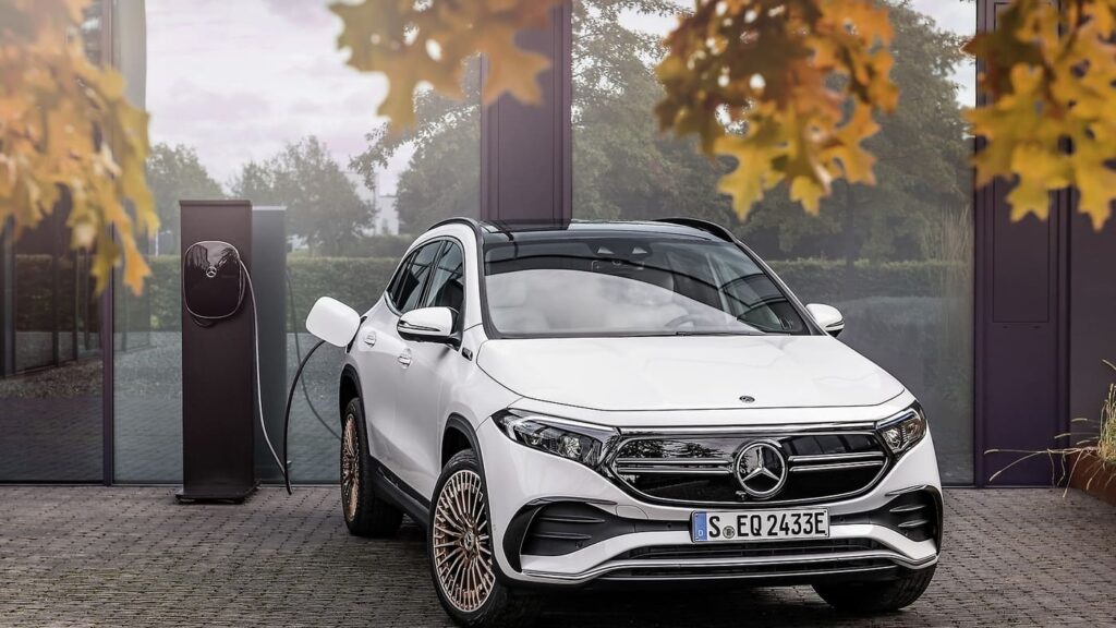 Mercedes EQA