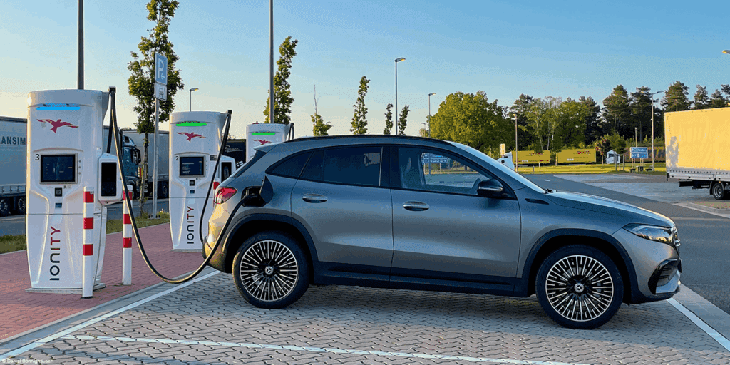 Mercedes EQA