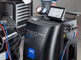 Mercedes-Benz connected to AC service machine during climate control troubleshooting