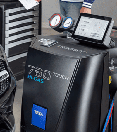 Mercedes-Benz connected to AC service machine during climate control troubleshooting