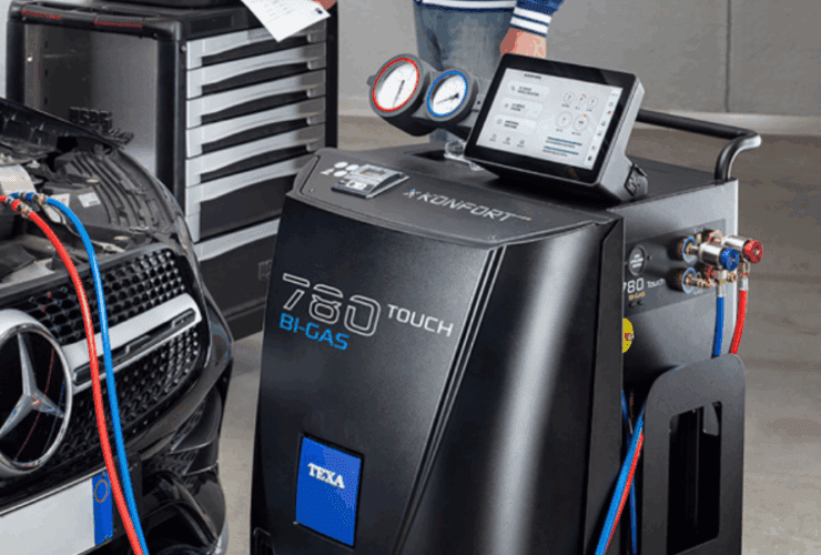 Mercedes-Benz connected to AC service machine during climate control troubleshooting